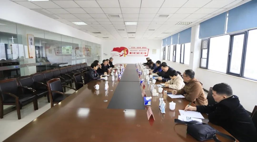 河南省发展改革委价调处副处长马冰一行莅临米兰(中国)乳业集团参观调研