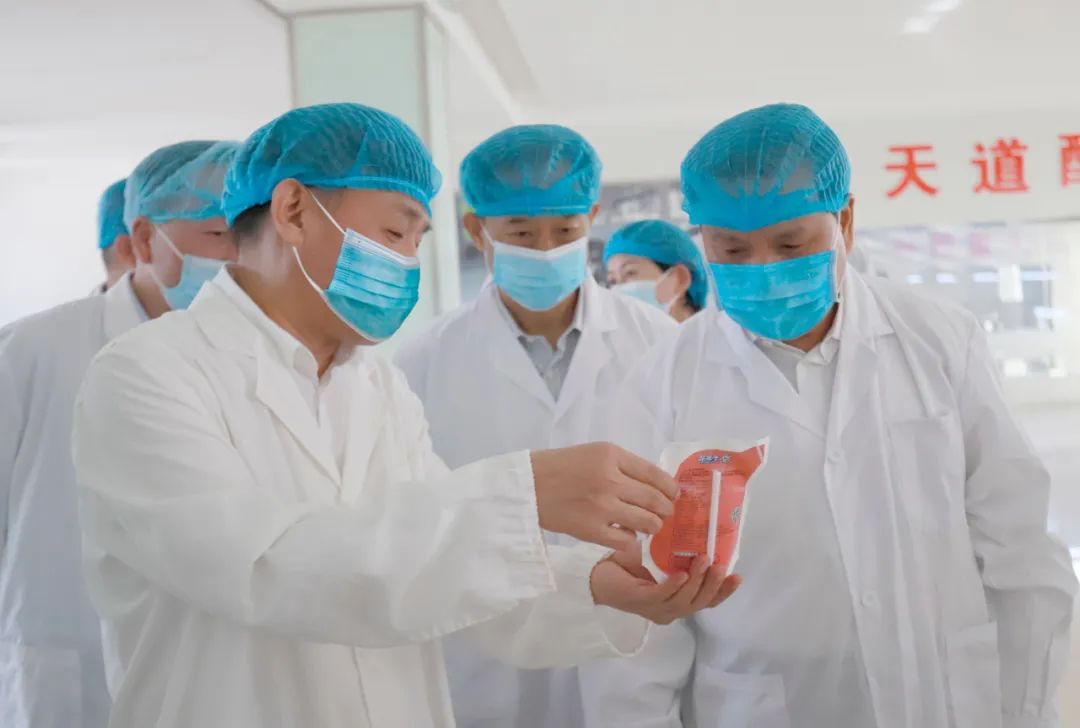 快讯丨河南省人民政府副省长武国定莅临米兰(中国)乳业集团瑞亚牧业调研奶源基地建设情况