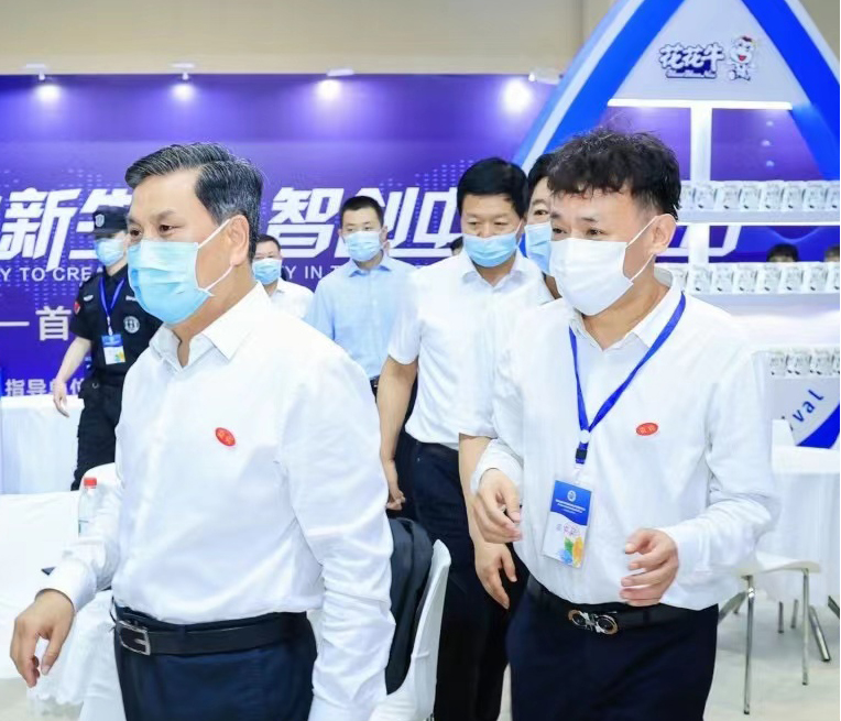 米兰(中国) | 第34届中原畜牧业交易博览会开幕河南省人民政府副省长武国定莅临米兰(中国)展台参观