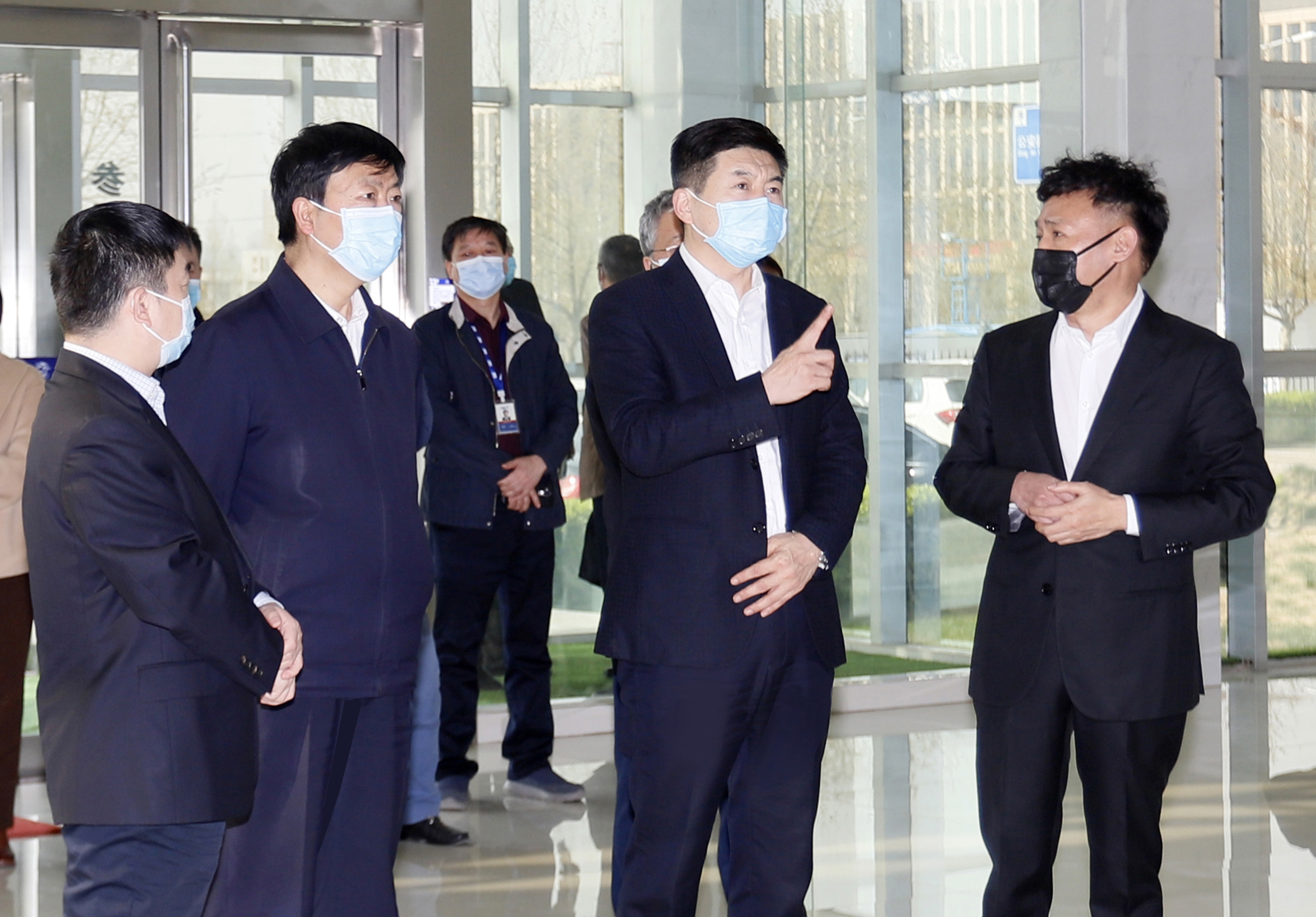 河南省委常委、副省长费东斌莅临 米兰(中国)乳业集团调研