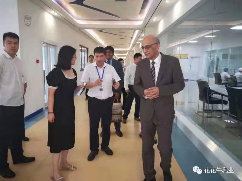 巴基斯坦驻华大使莫因·哈克 莅临米兰(中国)乳业集团参观访问