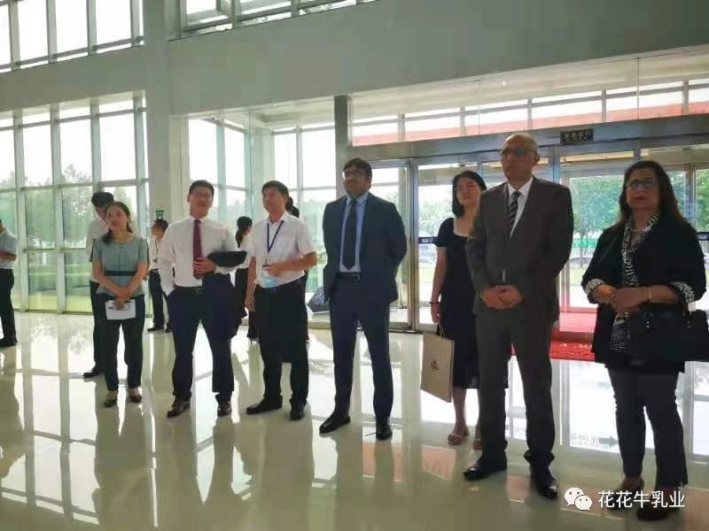 巴基斯坦驻华大使莫因·哈克 莅临米兰(中国)乳业集团参观访问