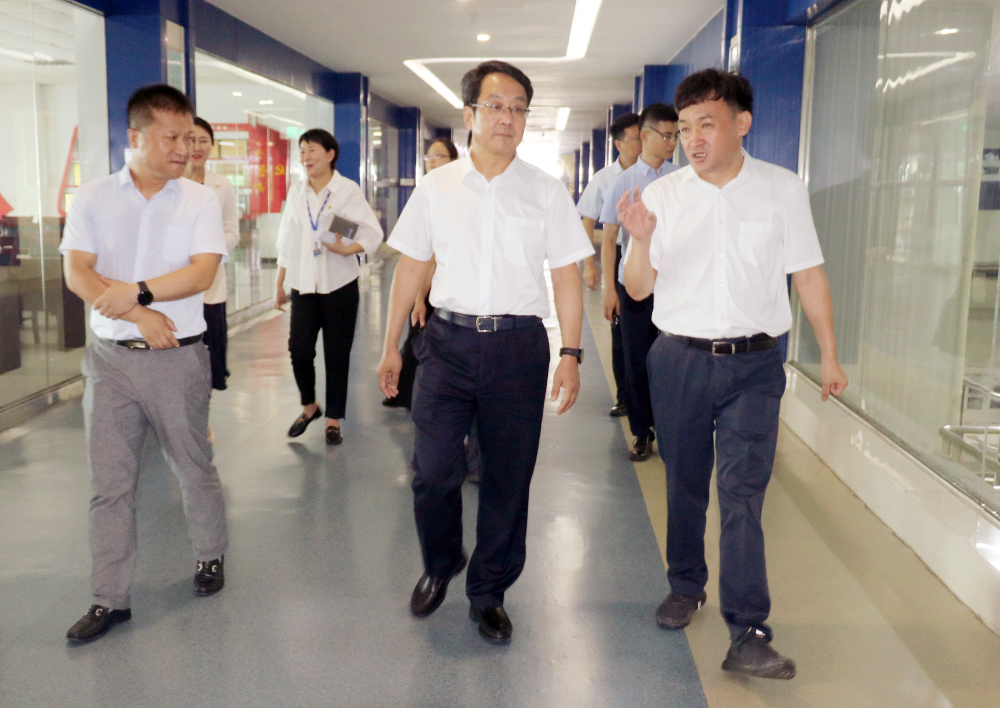 河南省高级人民法院院长胡道才一行莅临米兰(中国)乳业集团开展“万人助万企”活动 助力企业发展