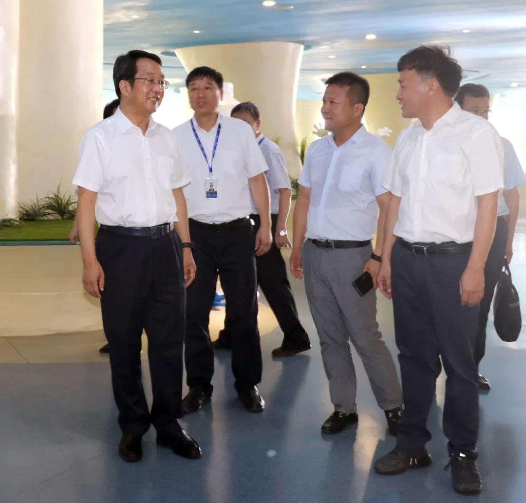 河南省高级人民法院院长胡道才一行莅临米兰(中国)乳业集团开展“万人助万企”活动 助力企业发展