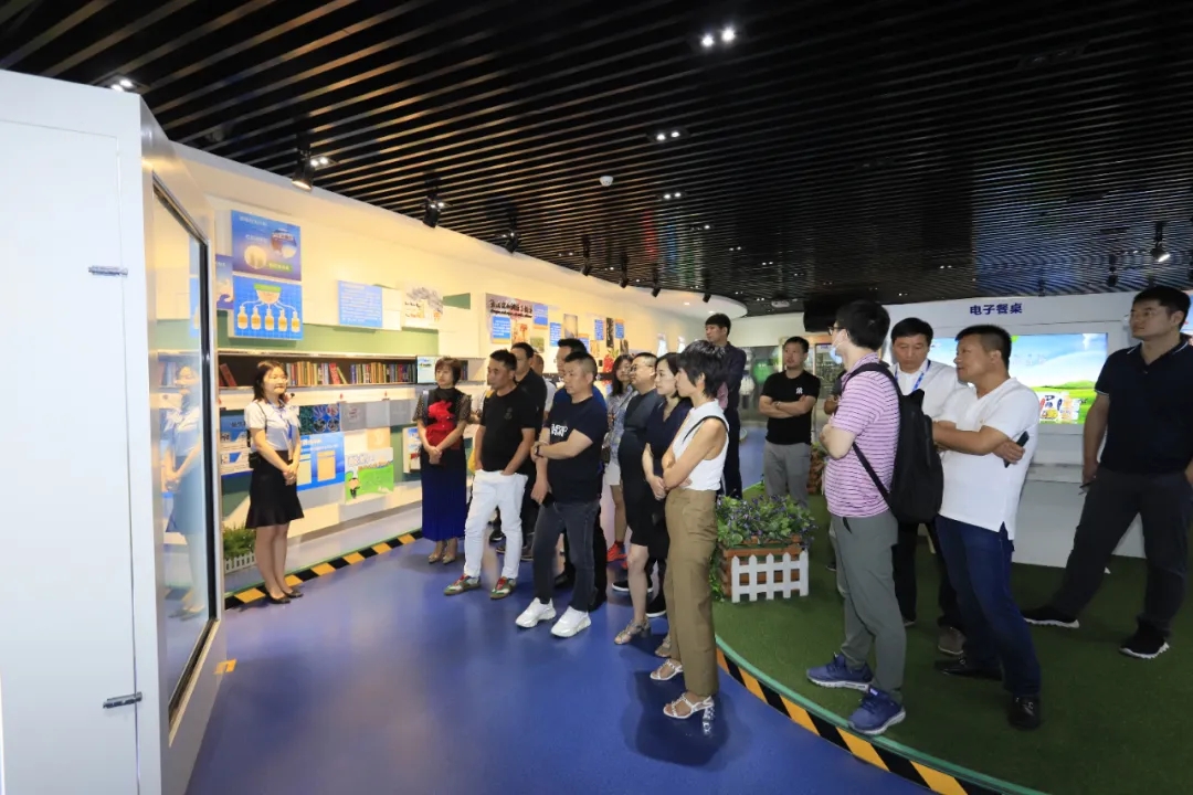 快讯 | 长江商学院智能制造学会走进米兰(中国)乳业集团