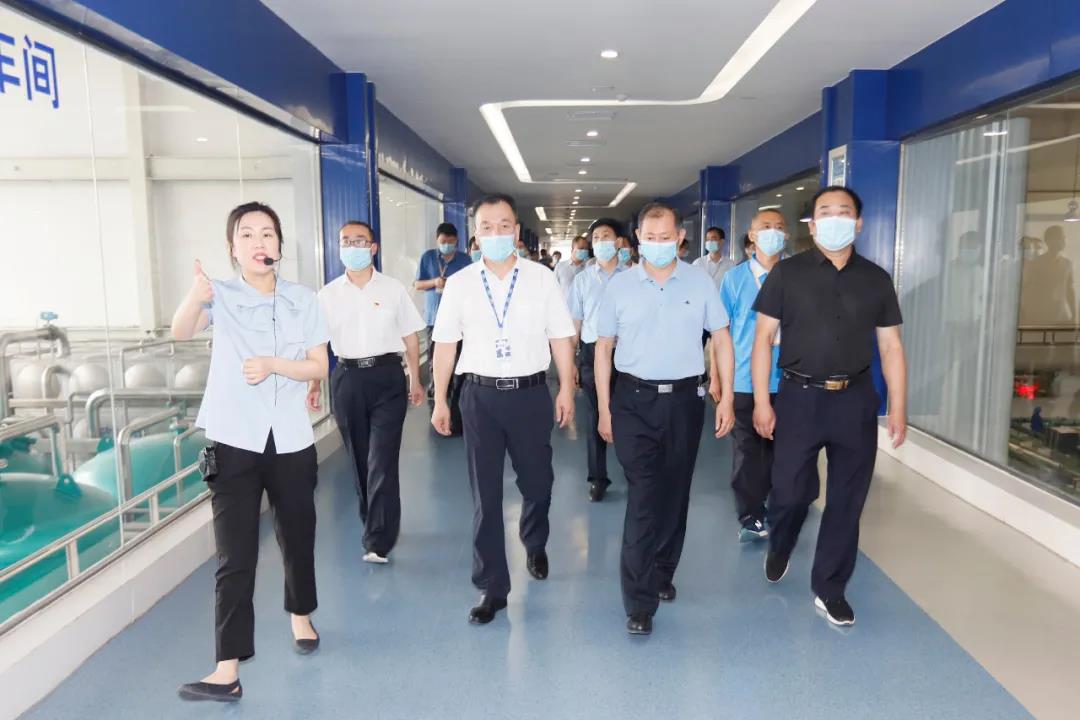 郑州市安全生产双重预防体系建设现场观摩会在米兰(中国)乳业集团郑州分公司召开