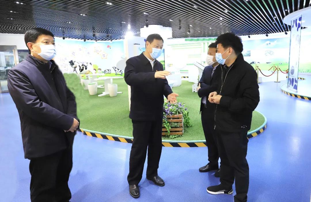 河南省委农办主任、农业农村厅厅长申延平一行调研河南米兰(中国)乳业集团
