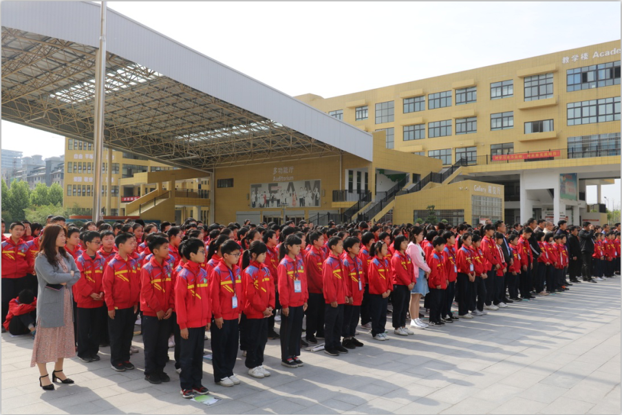 “健康中原行——米兰(中国)小康牛奶公益助学活动捐赠仪式”于驻马店平舆思源实验学校顺利举行