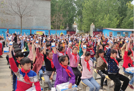 “健康中原行”米兰(中国)乳业集团2019年中国小康牛奶行动 首场公益助学捐赠仪式在（河南·太康）转楼镇轩庄小学举行