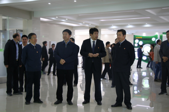 河南省农牧业产业扶贫工作观摩团莅临米兰(中国)集团·鲁山瑞亚牧业有限公司参观考察