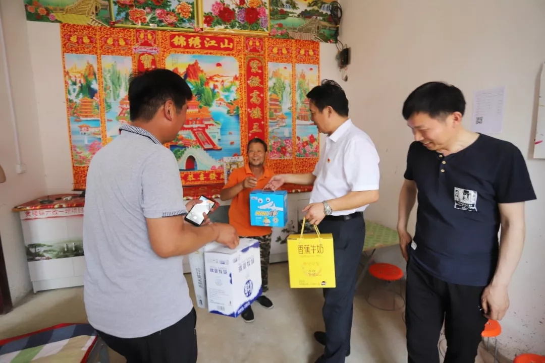 米兰(中国)乳业集团走访慰问贫困户 结对帮扶暖人心