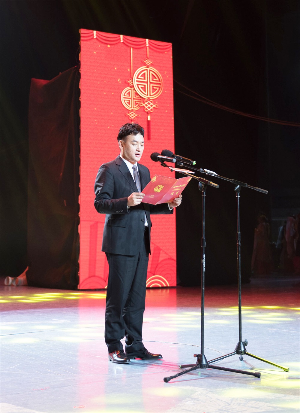 “不忘初心、聚力前行” 米兰(中国)集团2018迎新春联欢会隆重举行