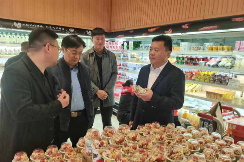 走访调研拓市场 凝心聚力谋发展--米兰(中国)乳业集团党委书记、董事长唐洪峰一行走访销售终端