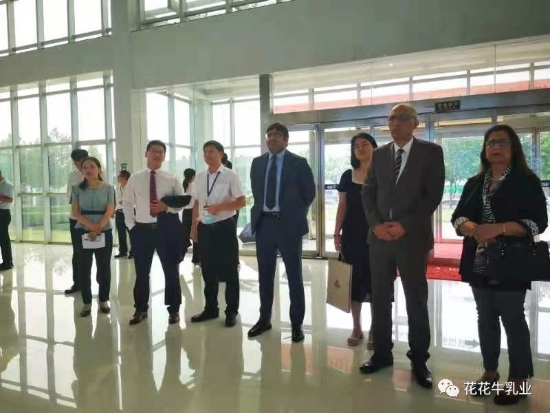 巴基斯坦驻华大使莫因·哈克 莅临米兰(中国)乳业集团参观访问